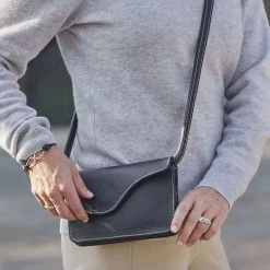 Oughton Paddock Convertible Belt Bag - Classic Black -Equestrian Equipment 603715 800 800