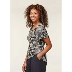 EQL Women's Allure Ecovero Short Sleeve Top - Black Eq Lace -Equestrian Equipment 645302 800 800